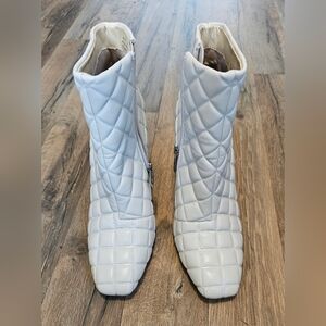 Cape Robbin Remember Your Comfort White Likme Heeled Boots Size 9